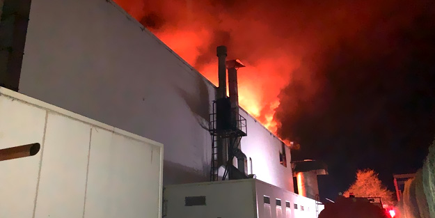 Sakarya'da korkutan fabrika yangını