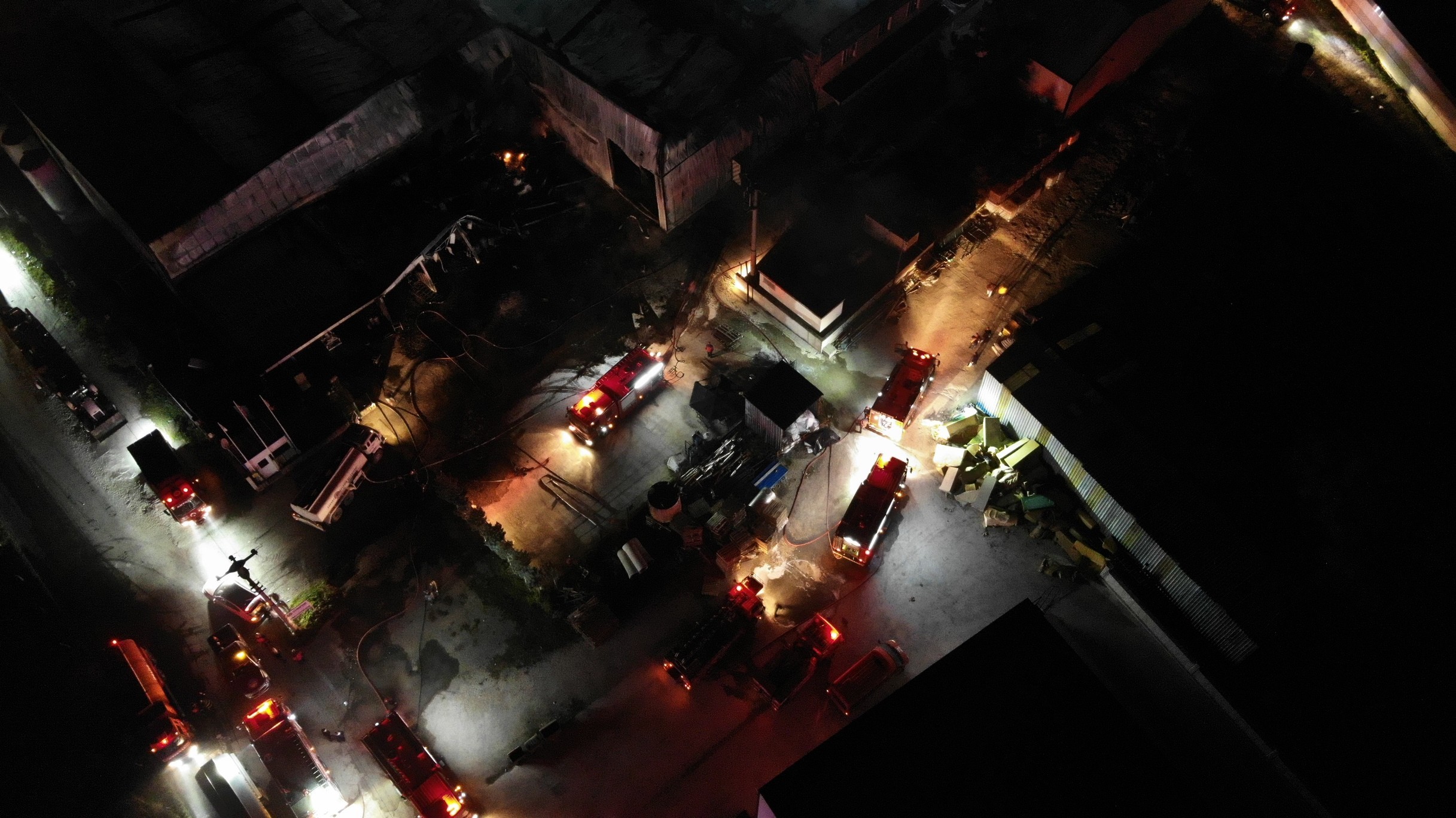 Sakarya'da korkutan yangın kontrol altına alındı