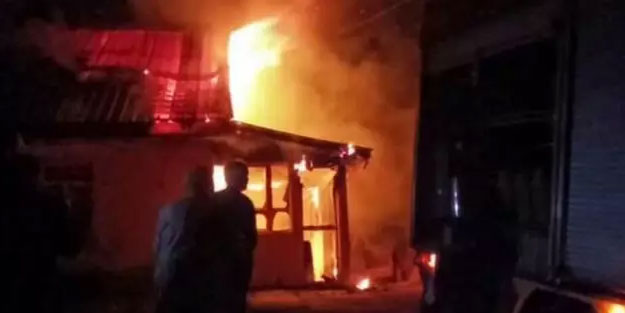 Sakarya'da korkutan yangın! Tek katlı evi alevler sardı