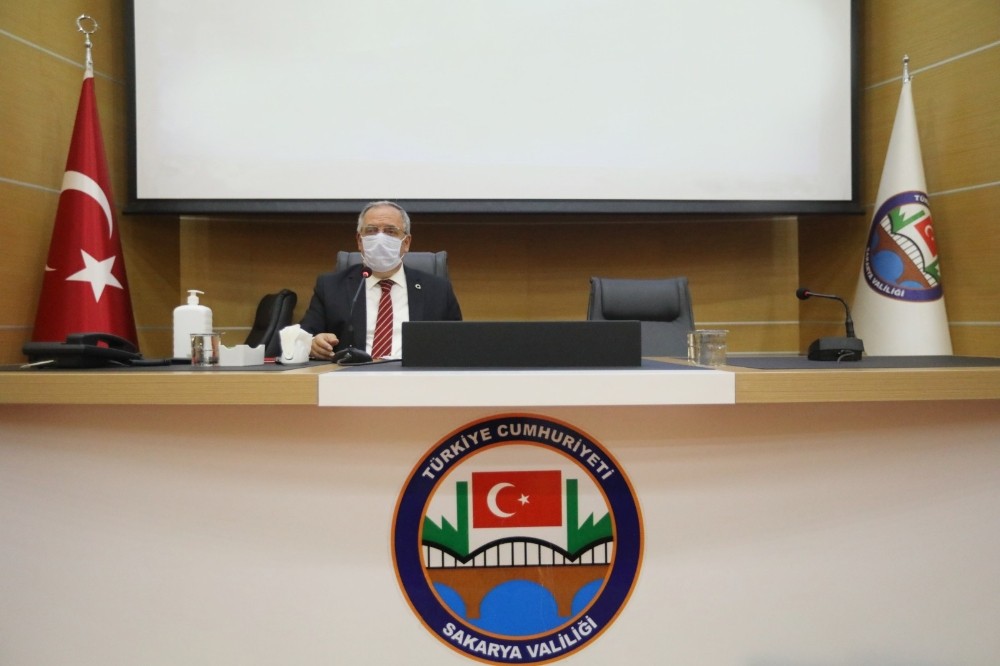 Sakarya’da korona virüs vaka sayısında yaşanan artışa dikkat çeken Vali Nayir uyardı 