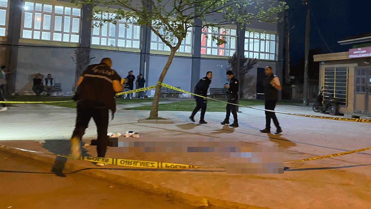 Sakarya'da küfür kavgasında kan aktı: 17 yaşındaki çocuk bıçaklandı!