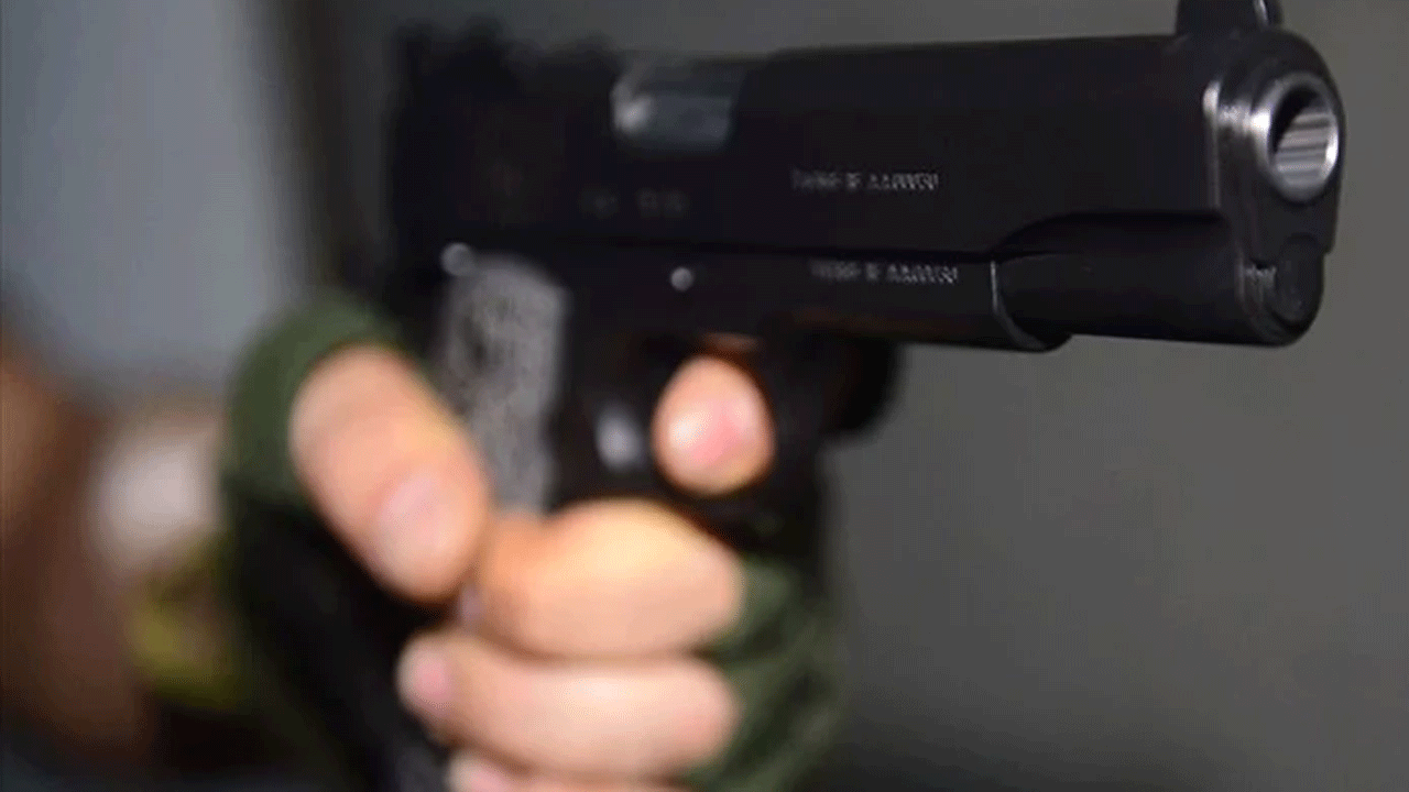 Sakarya'da nikahlı eşini silahla vuran kişi intihar etti!