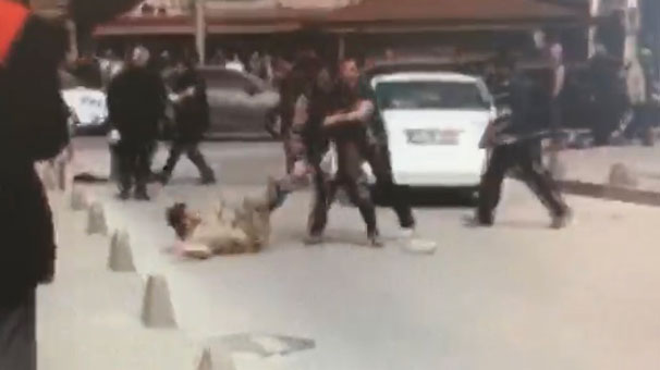 Sakarya'da ortalık savaş alanına döndü, trafik durdu!