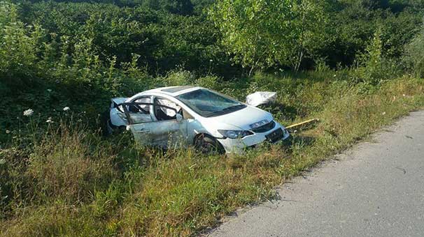 Sakarya'da otomobil takla attı: 2 kişi öldü, 3 yaralı var