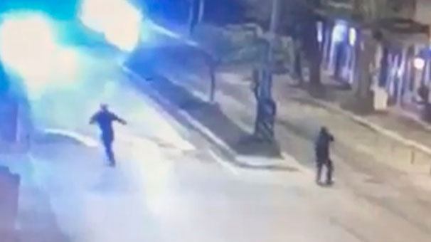 Sakarya'da polise taş ve sopalarla sadırdılar, 20 şüpheliden 2'si tutuklandı