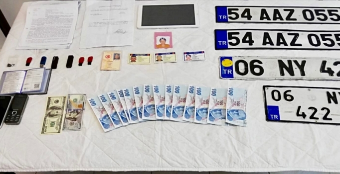 Sakarya'da sahte evrak hazırlarken yakalandı