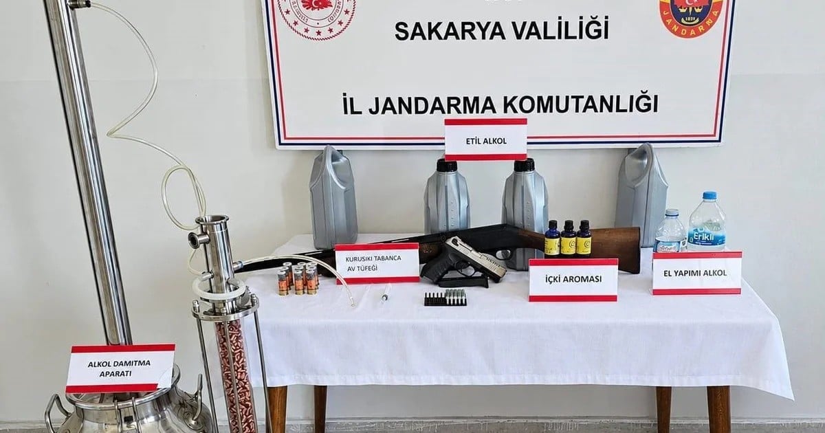 Sakarya'da sahte içki operasyonunda 5 şüpheli yakalandı, 122 litre etil alkol bulundu