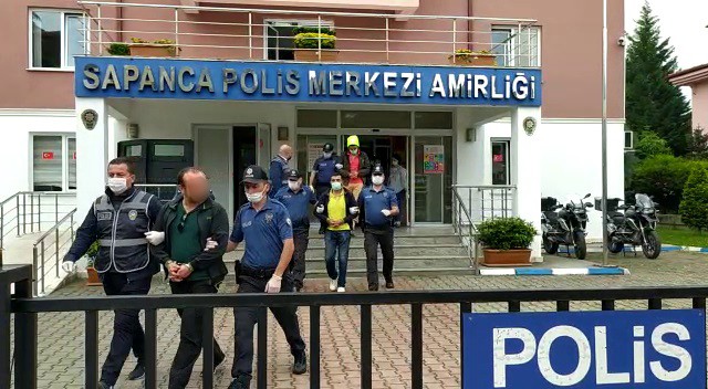 Sakarya’da şeker görünümlü uyuşturucu hap ele geçirildi 