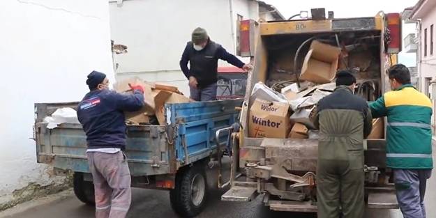 Sakarya'da şok eden ev! 4 ton çöp çıktı