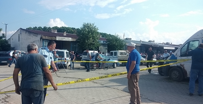Sakarya'da sokak ortasında dehşet! Herkesin gözü önünde kurşun yağmuruna tuttu