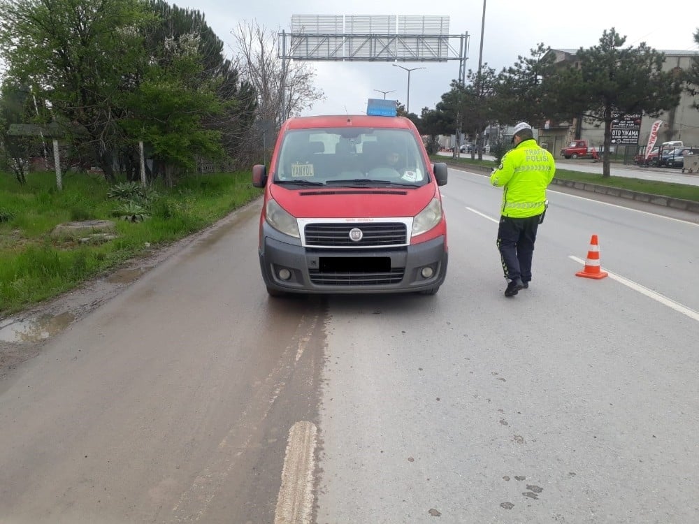 Sakarya’da taşıma kapasitesi kuralına uymayan 17 araca işlem yapıldı 