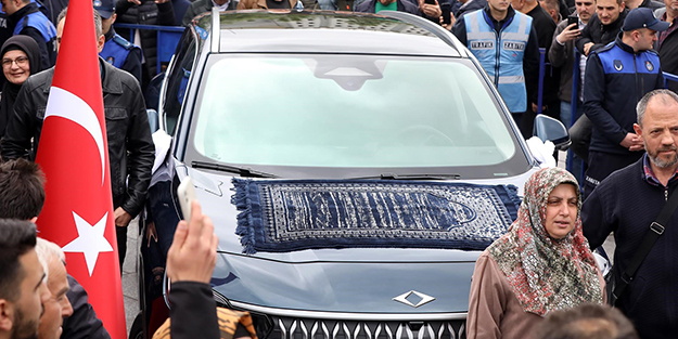 Sakarya'da TOGG heyecanı! Vatandaşlar yoğun ilgi gösterdi