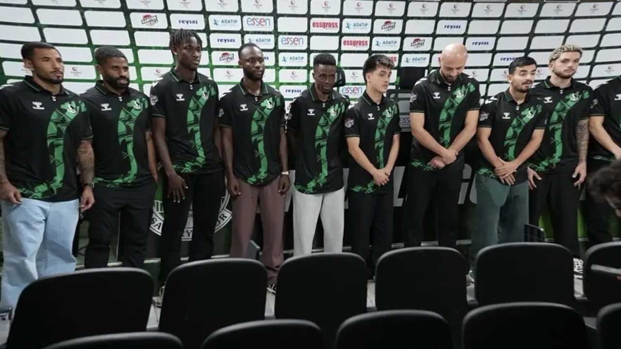 Transferin son gününde 13 futbolcu birden aldılar