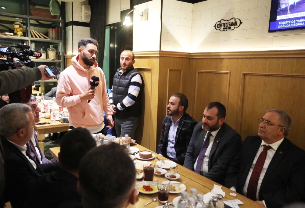 Sakaryaspor’a destek ve moral yemeği düzenlendi 