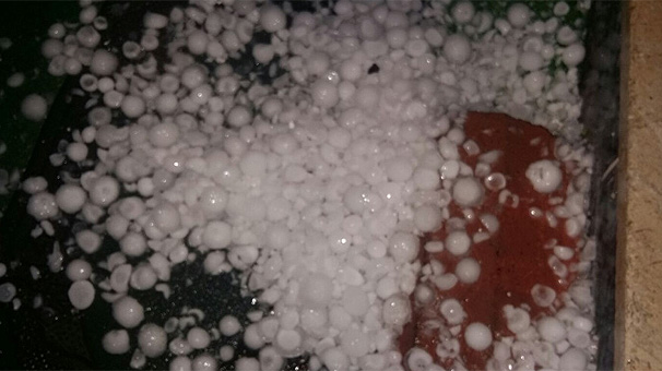 Sakarya'ya ceviz büyüklüğünde dolu yağdı