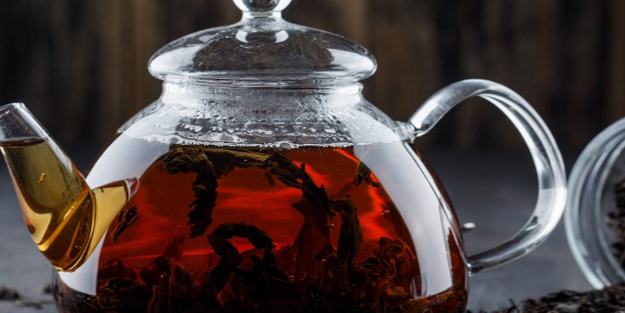 Sakın bunu yapmayın: Siz de demlikteki çayı dökmeyin!