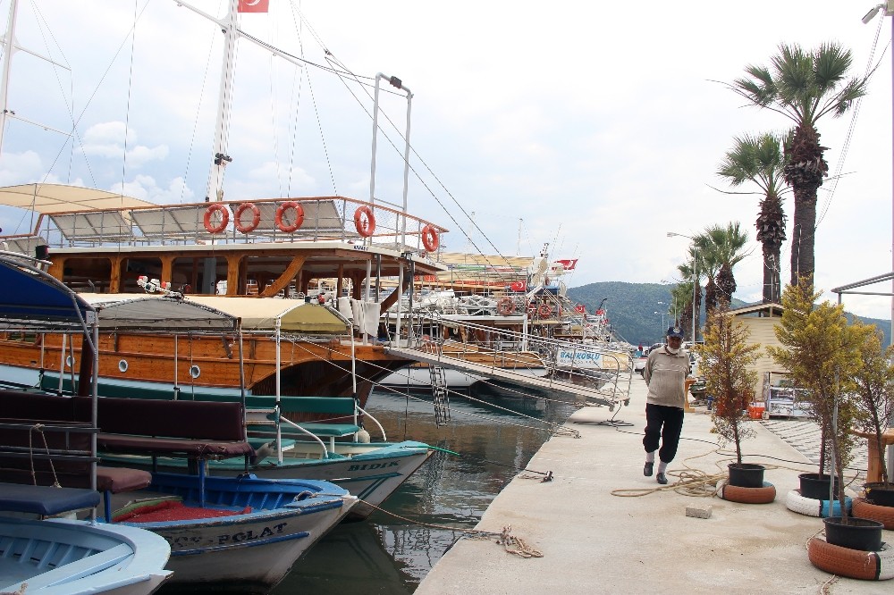 Sakin kentteki tur tekneleri sezonu bekliyor 