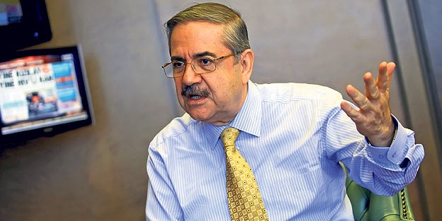 Sakin ol beybaba! Davutoğlu'nun adamına bak sen