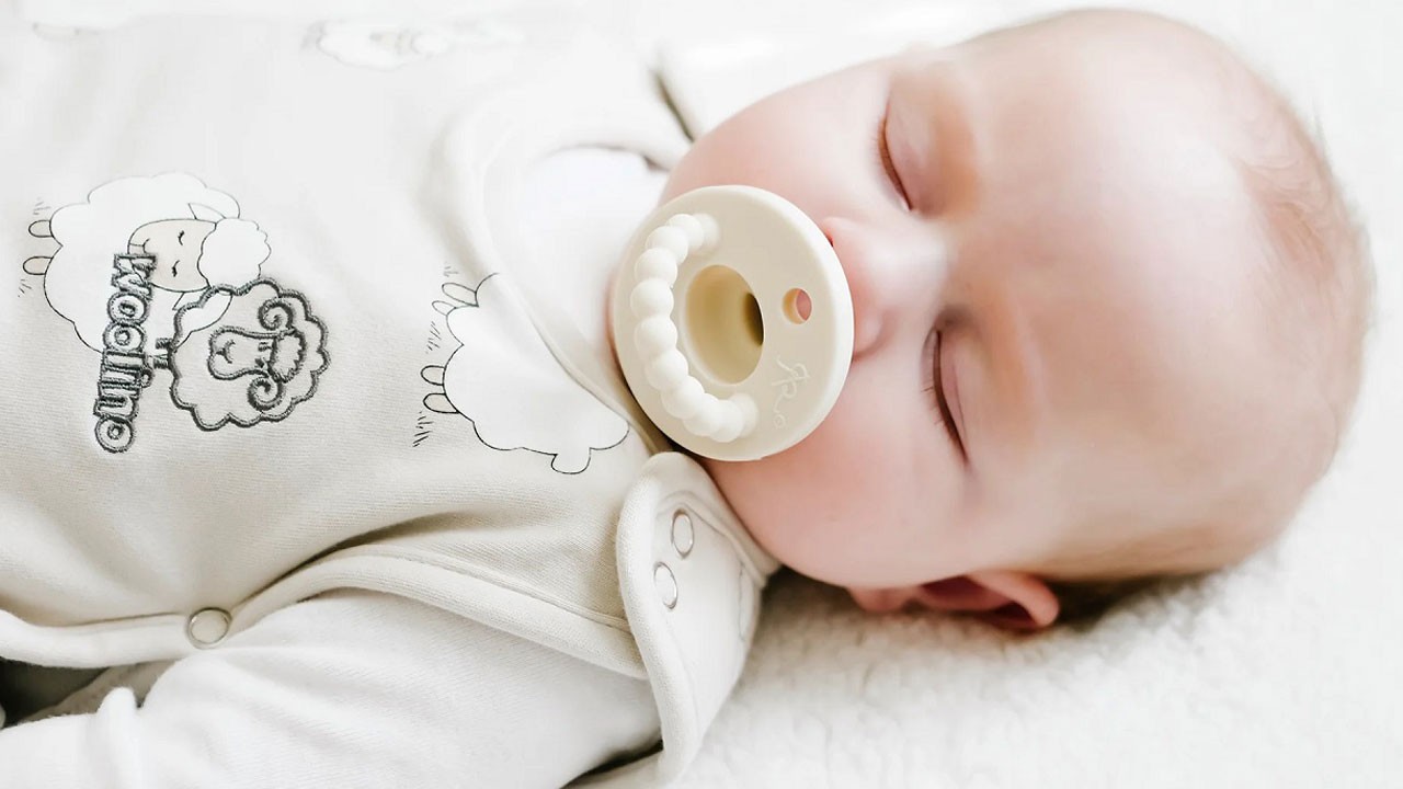 Sakinleştiriyor ama... Emzik bebekleri hasta ediyor