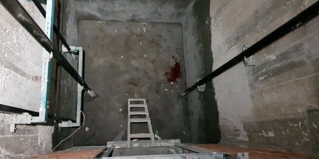 Saklambaç oynarken asansör boşluğuna düştü!