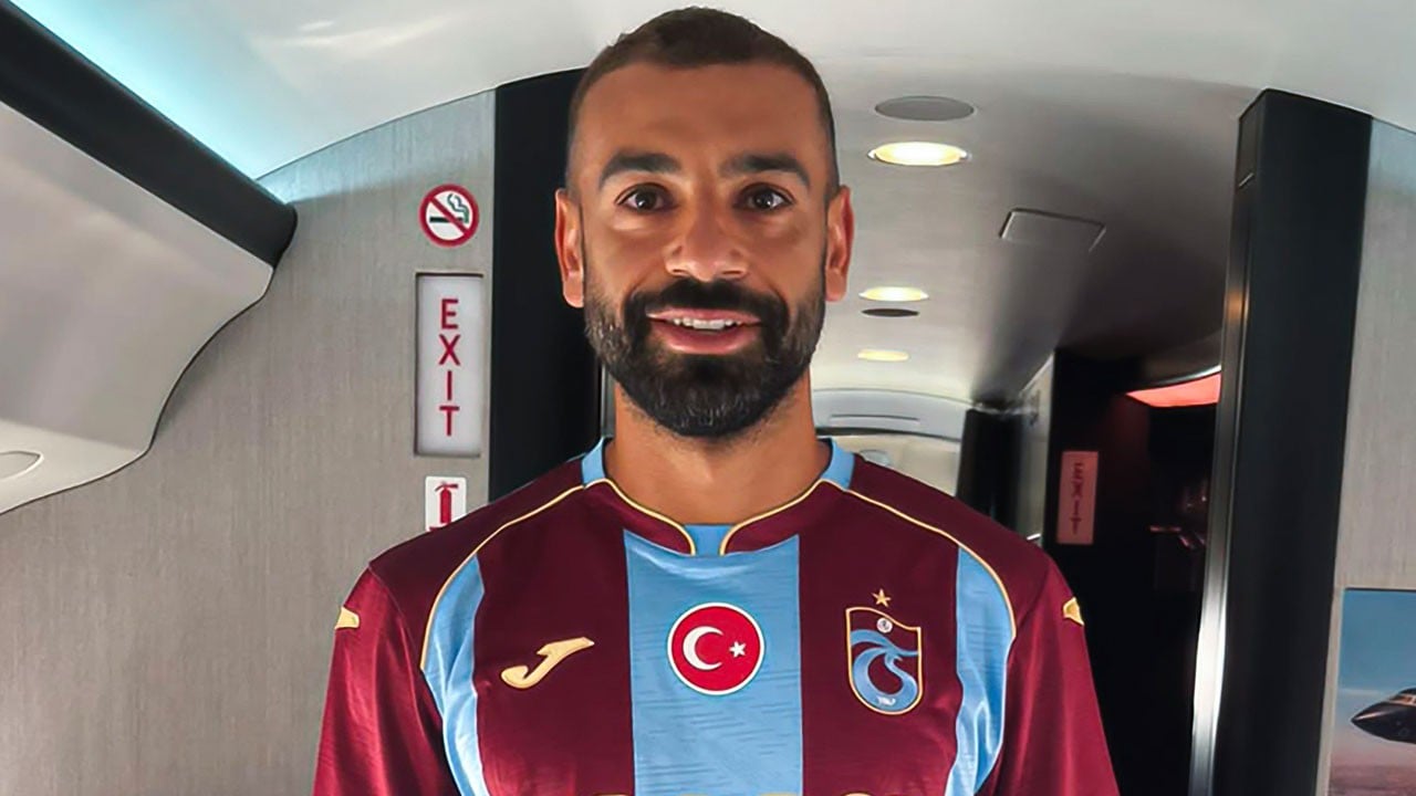 Salah formayı giydi, ilk sözleri olay oldu! Bize her yer Trabzon