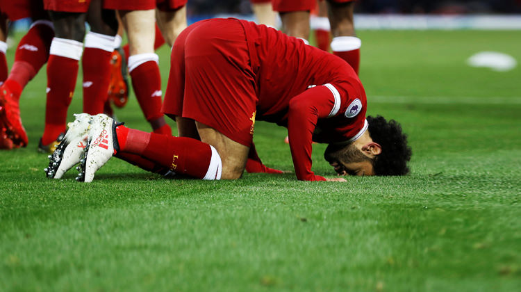 Salah, taraftara Kelime-i Şehadet getirtti!