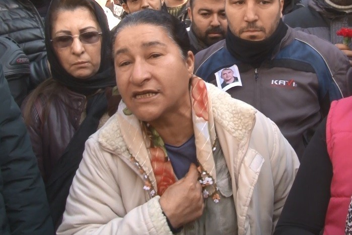 Saldırıda öldürülen kuryenin annesi: “Oğlumun kanının yerde kalmasını istemiyorum” 