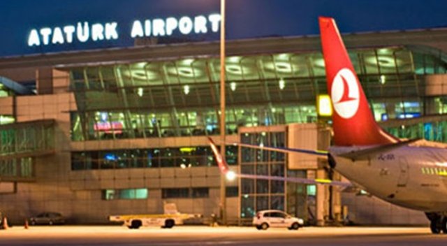 Saldırıdan sonra Atatürk Havalimanı uçuşlara açıldı