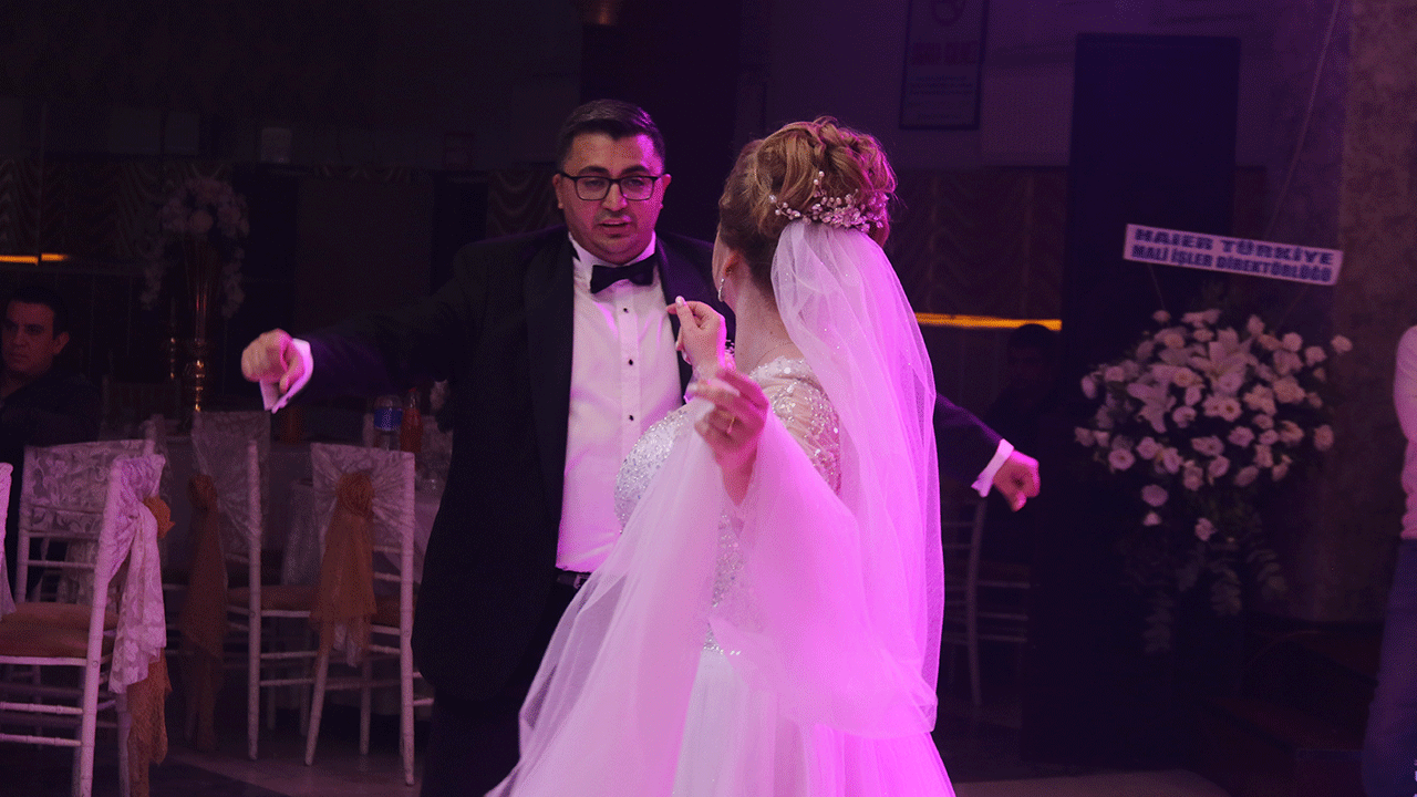 Salgın ve savaş nedeniyle ayrı kalmışlardı 6 yıl sonra kavuştular