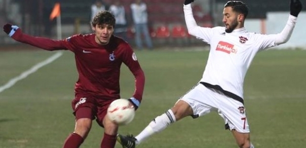 Salih Dursun, İshak Doğan'ın formasıyla maça çıktı