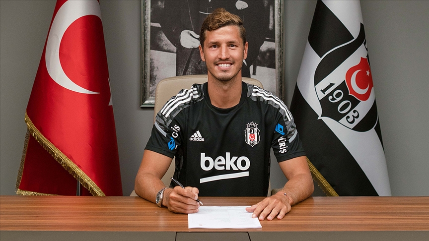 Salih Uçan resmen Beşiktaş'ta