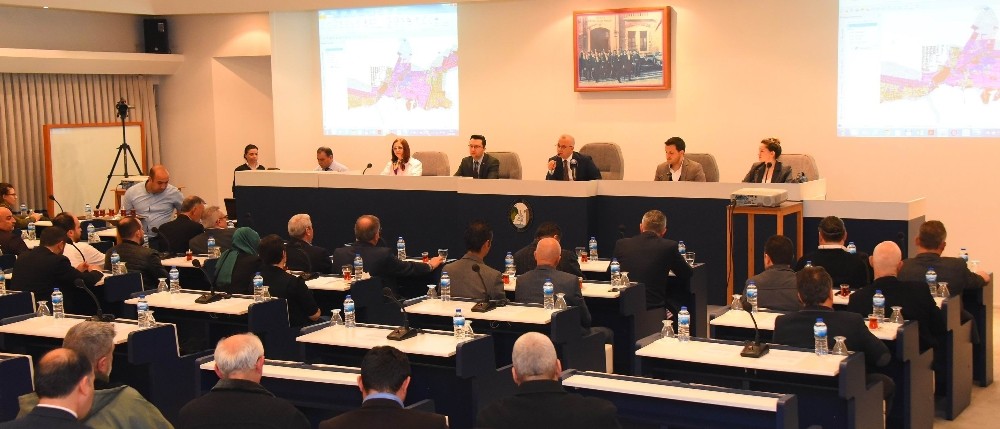 Salihli Belediye meclisi İdlib şehitlerini andı 