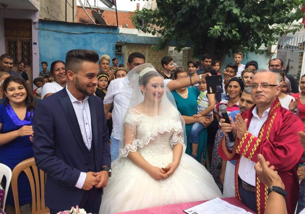 Salihli’de 2019 yılında bin 282 çift evlendi 