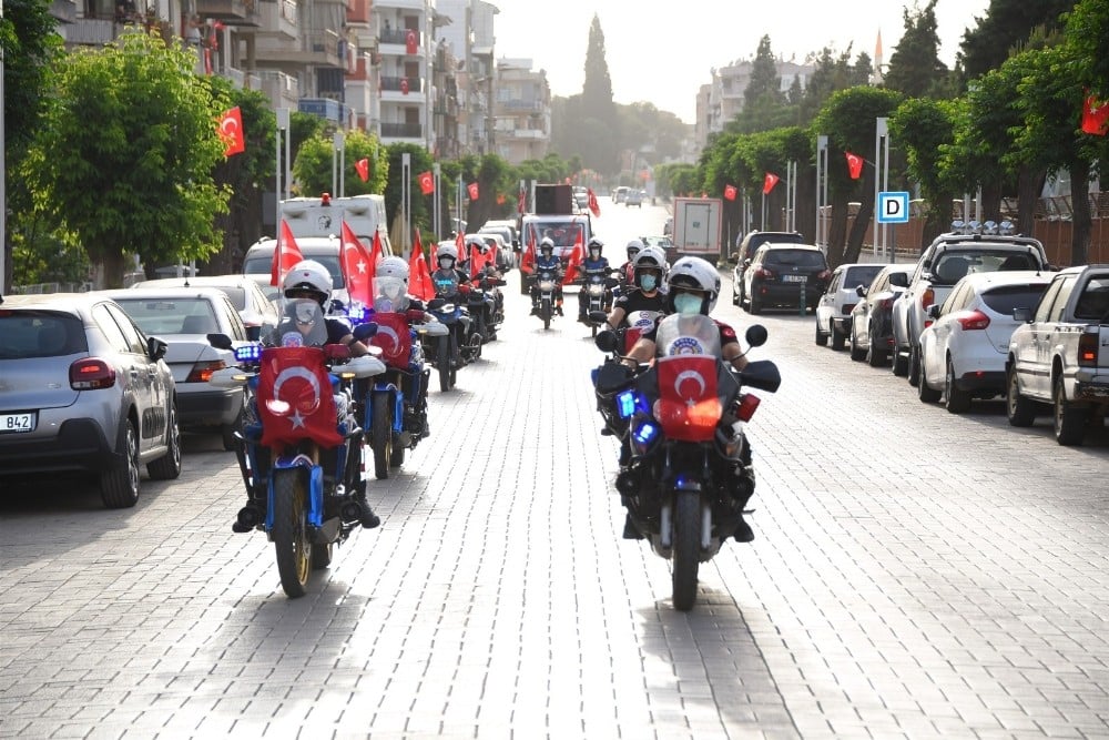 Salihli’de konvoylu kutlama 