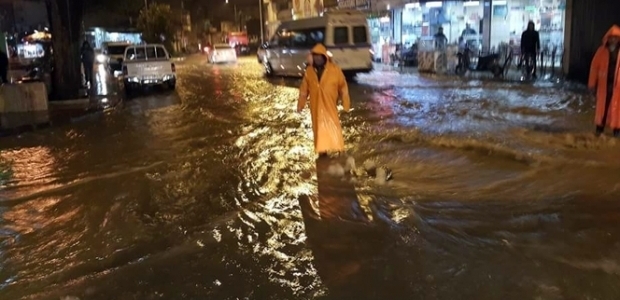 Salihli'yi sağanak vurdu!