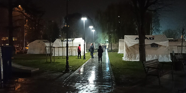 Sallanmaya devam ediyor! Düzce'de bir deprem daha