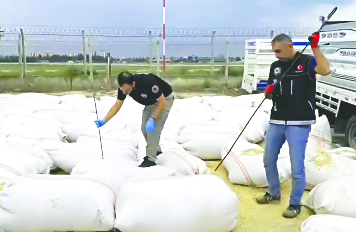 Saman çuvallarından 66 kilo 684 gram uyuşturucu çıktı