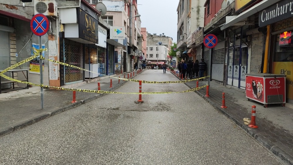 Samandağ’da ilçe merkezi trafiğe kapatıldı 