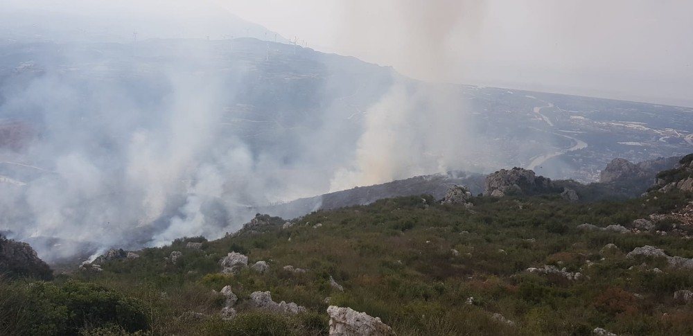 Samandağ’da otluk alanda yangın 