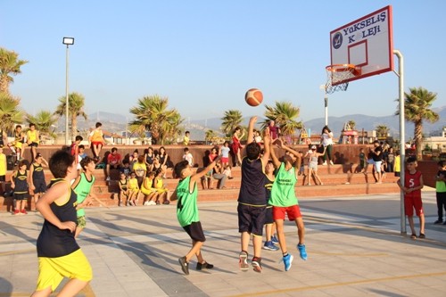 Samandağ’da tek pota basketbol turnuvası sona erdi 