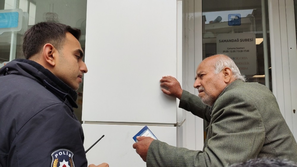 Samandağ’da yasağı dinlemeyen yaşlılar evlerine gönderildi 
