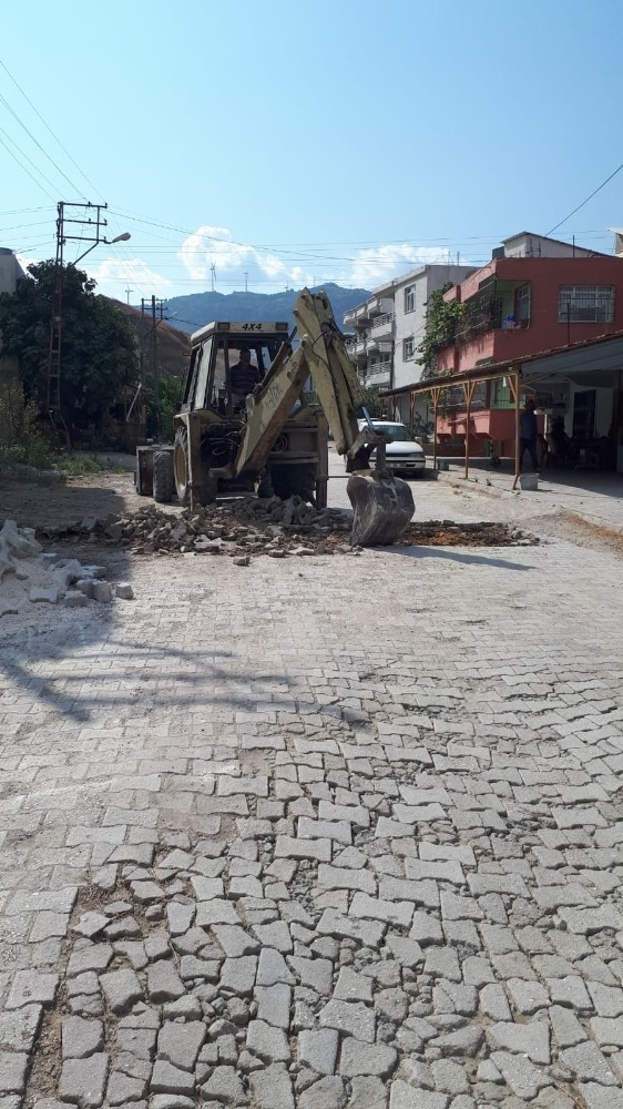 Samandağ’da yol çalışmaları 