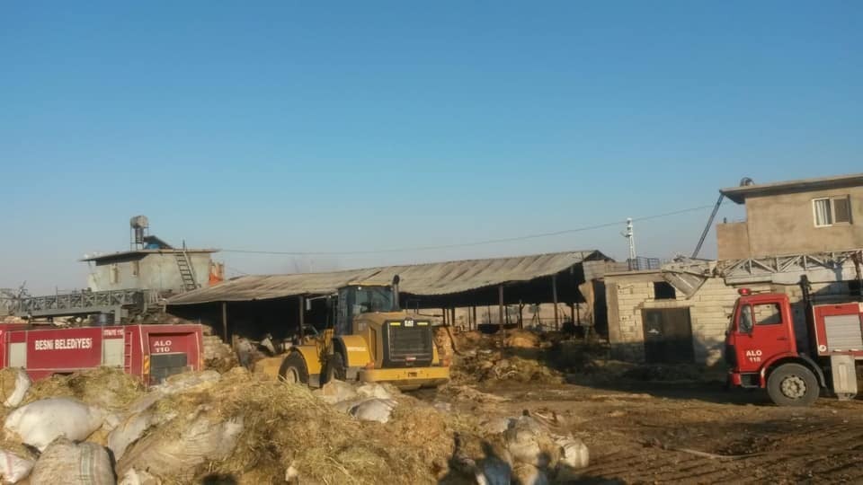 Samanlıkta çıkan yangın korkuttu 
