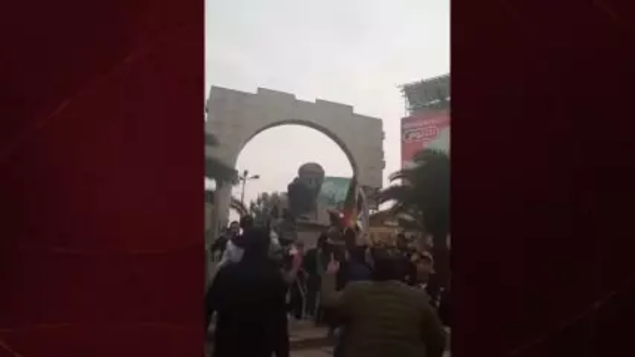 Şam’da diktatör düştü!