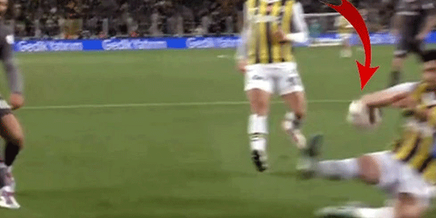 Samet Akaydin'in pozisyonu penaltı mı? Hakem yorumcuları cevapladı