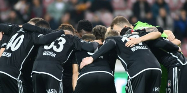 Samet Aybaba o ülkeye uçuyor! Tatile değil, futbolcu avına… Beklenmedik hamle!