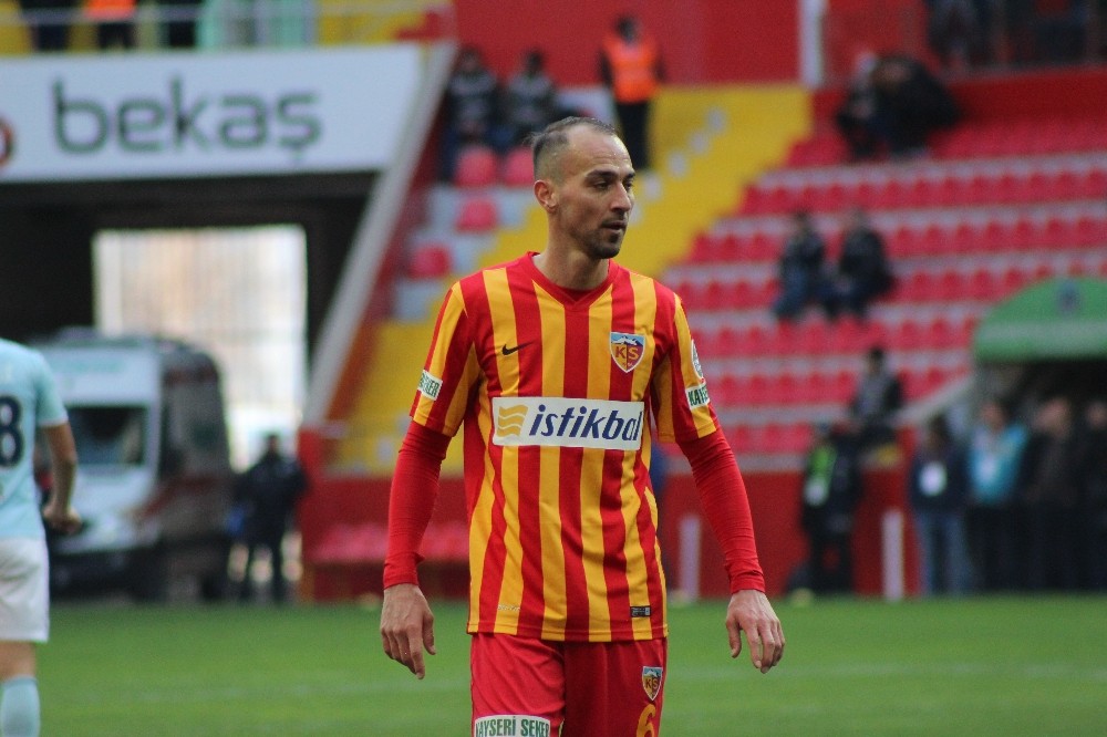 Şamil Çinaz özel çalışıyor 