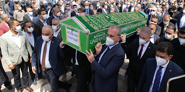 Şamil Tayyar'ın babası Hüseyin Tayyar son yolculuğuna uğurlandı