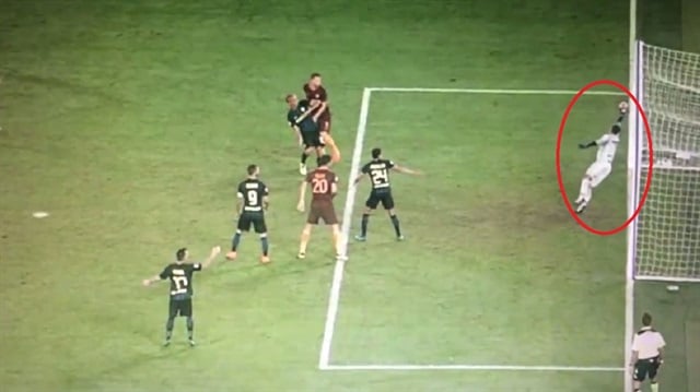 Samir Handanovic'ten müthiş kurtarış