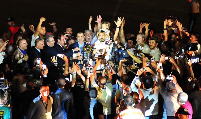 Şampiyon Adanaspor, kupasını aldı